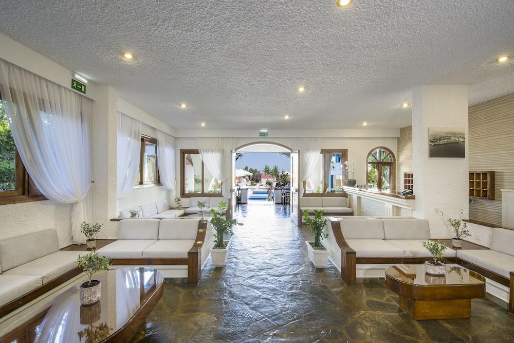 Skala Apartments Agia Marina  Ngoại thất bức ảnh
